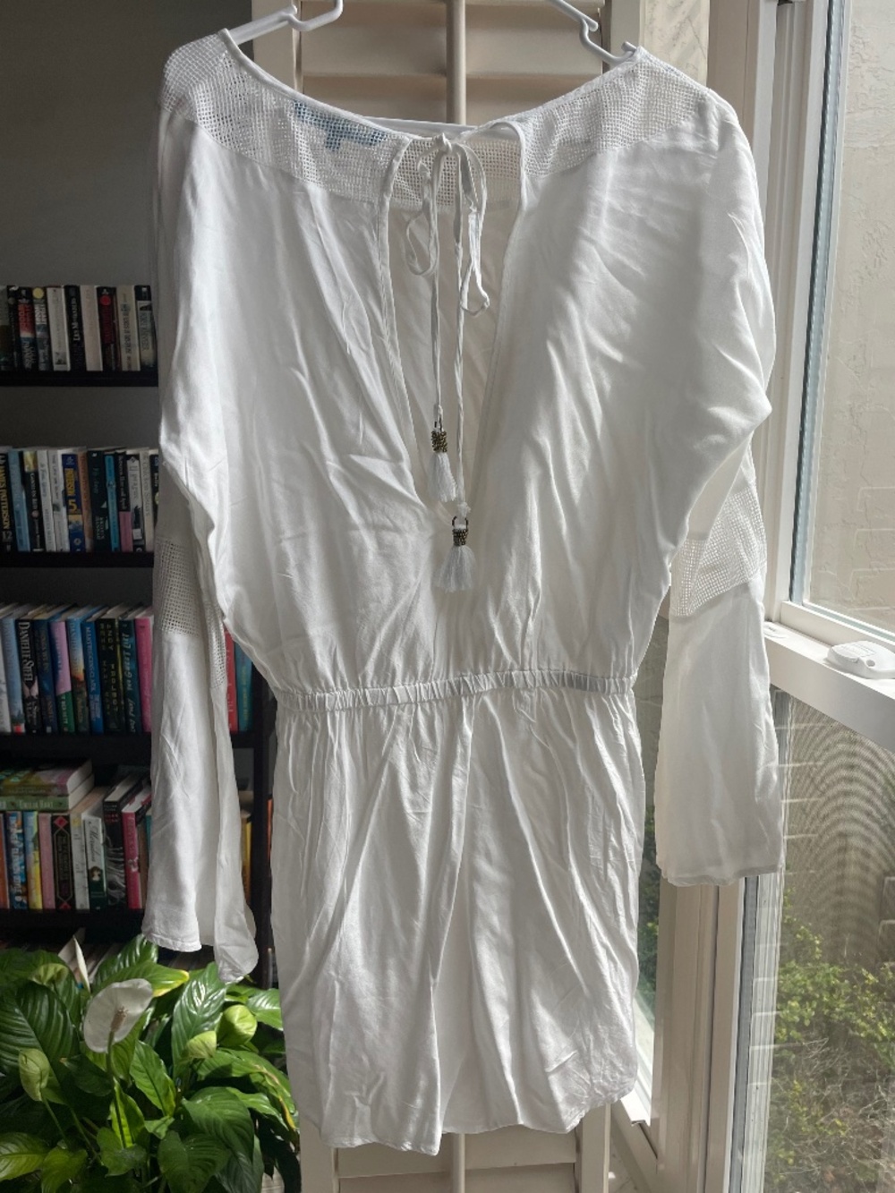 Blue Island Long- sleeved white beach cover-up